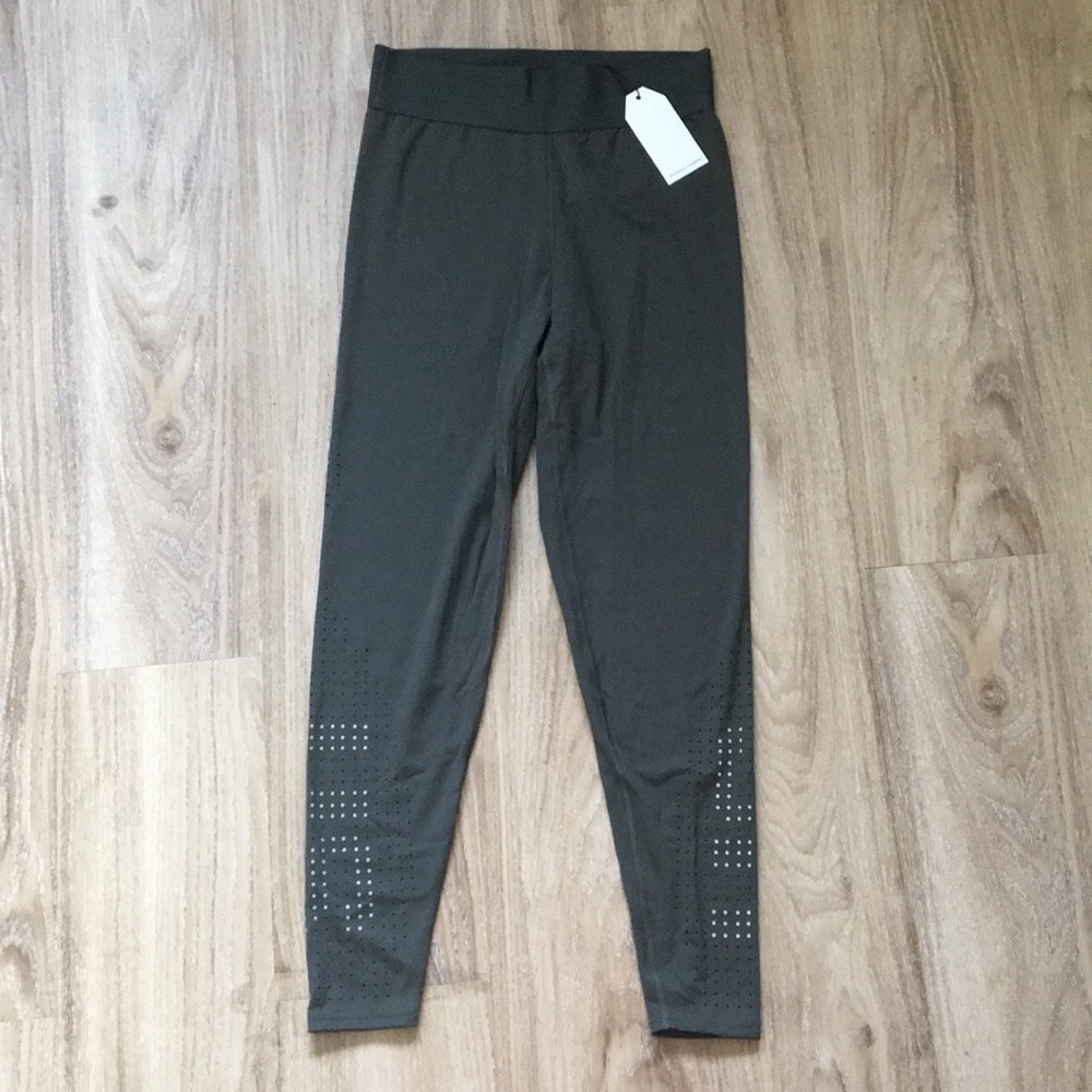 *SOLD* Universal Standard Reflective Leggings